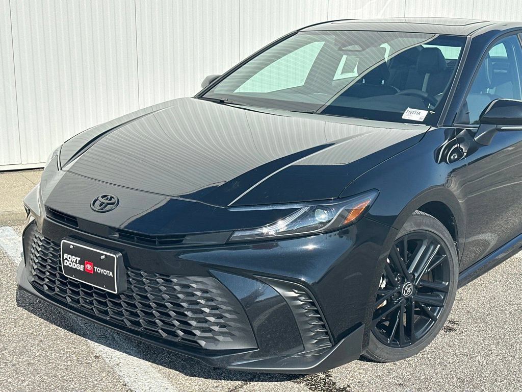 Used 2025 Toyota Camry SE w/ Multimedia Upgrade Package FWD image 2