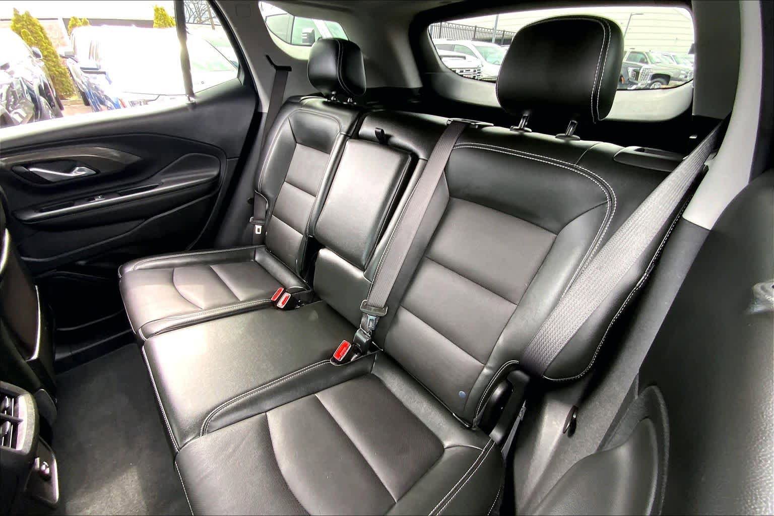 Used 2022 GMC Terrain SLT image 21