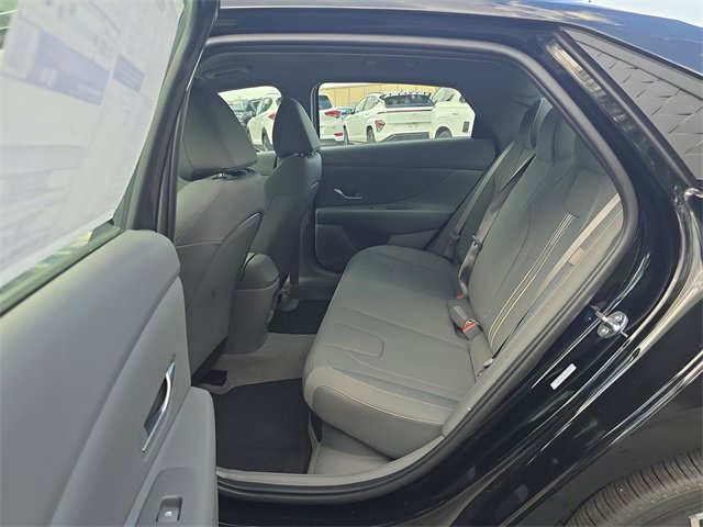 New 2025 Hyundai Elantra SEL image 21