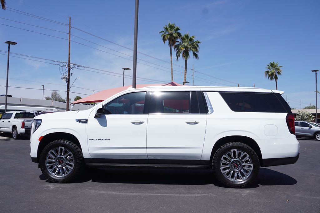 Used 2023 GMC Yukon XL SLE w/ Gmc Pro Safety Plus Package image 2