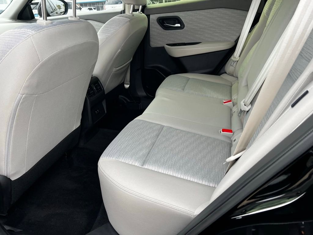 Used 2023 Nissan Rogue SV image 49