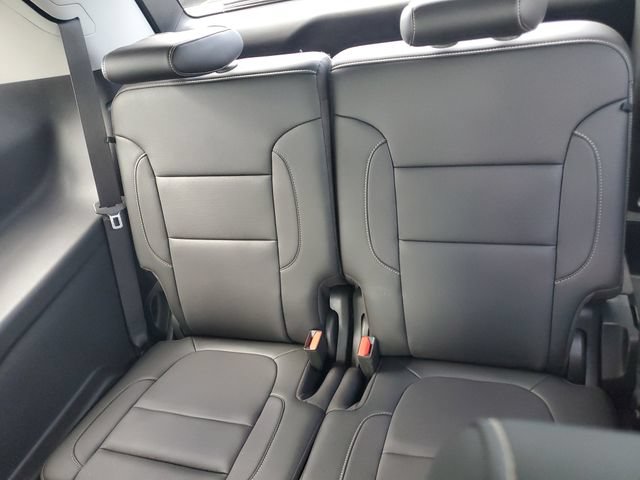 Certified 2020 GMC Acadia SLT w/ LPO, Floor Liner Package AWD/4WD image 11