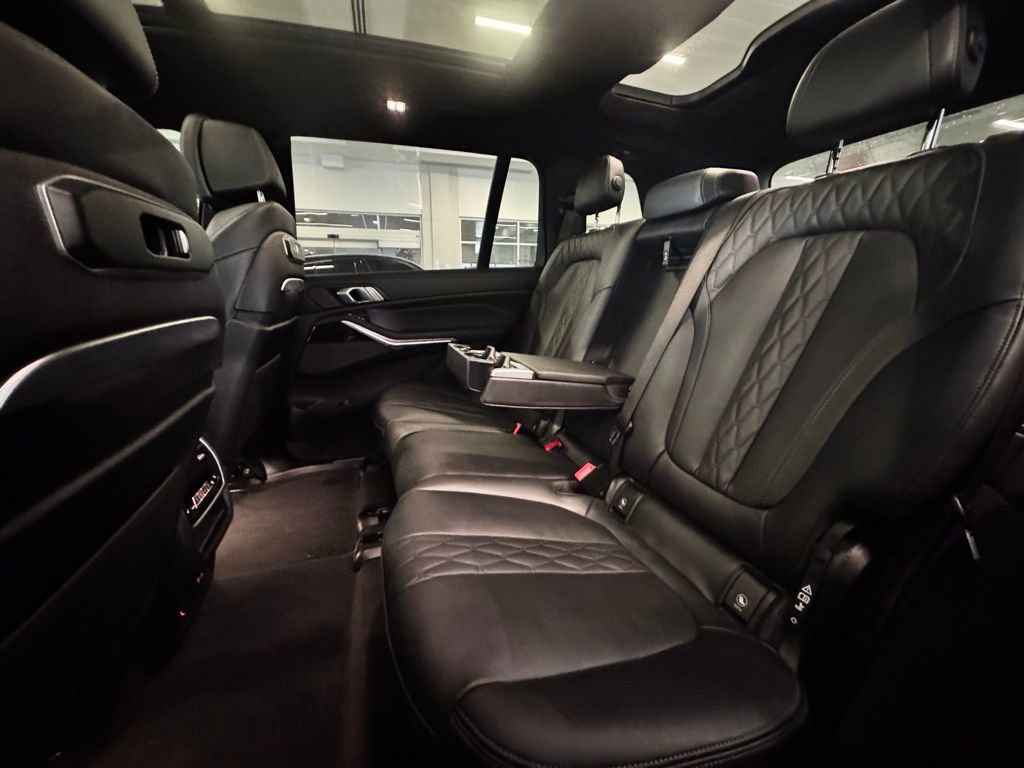Used 2024 BMW X7 M60i image 24