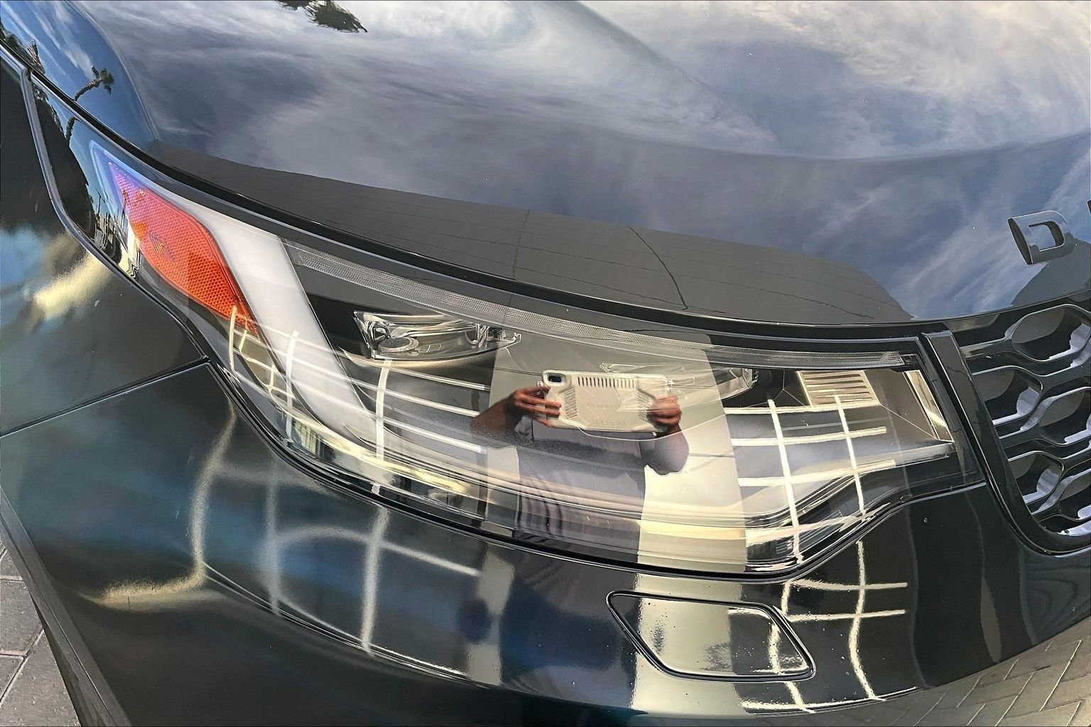 Used 2023 Land Rover Discovery S R-Dynamic image 27