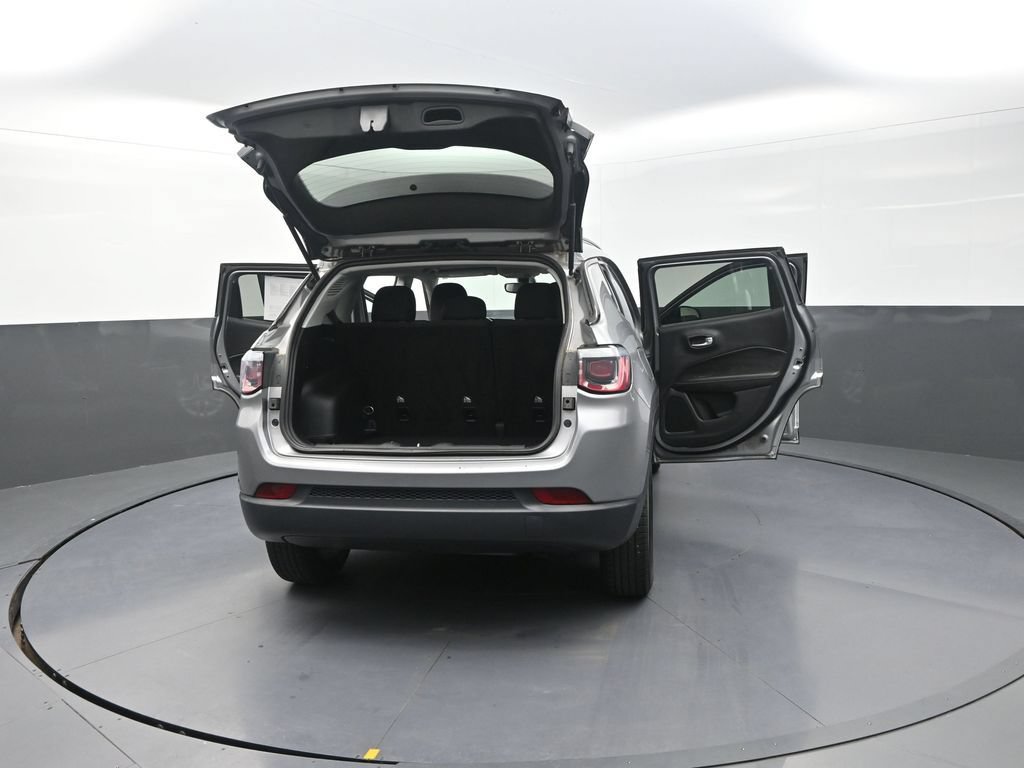 Used 2018 Jeep Compass Sport AWD/4WD image 36
