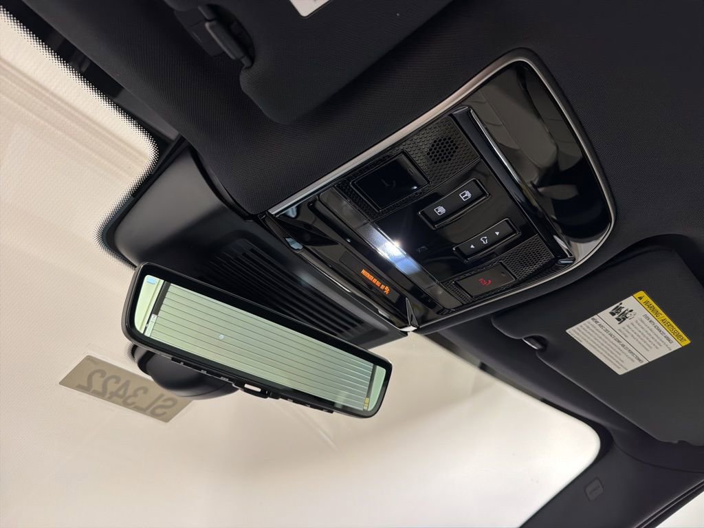 New 2026 Land Rover Range Rover Long Wheelbase SE AWD/4WD image 18