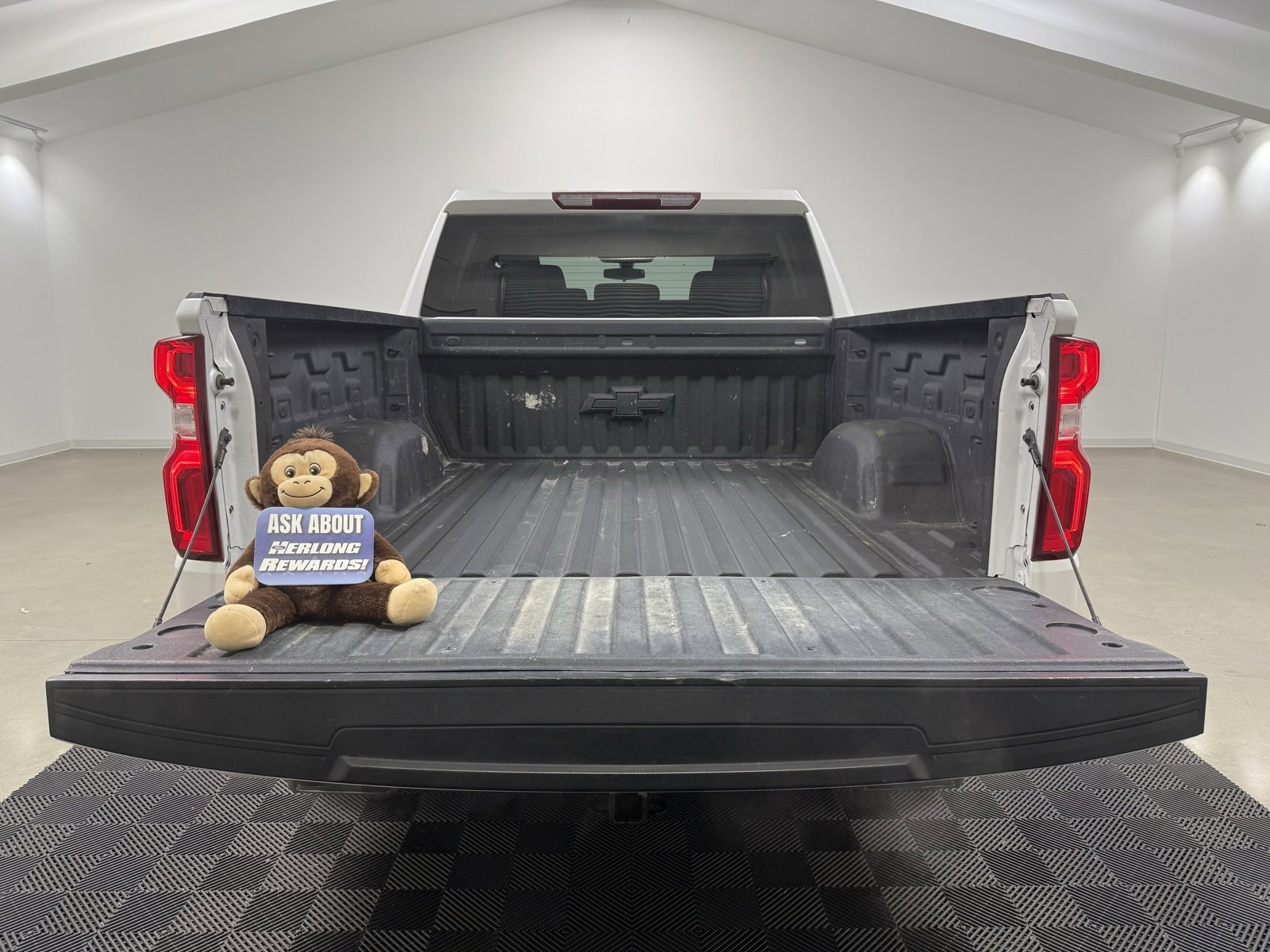 Used 2022 Chevrolet Silverado 1500 RST w/ Safety Package image 9