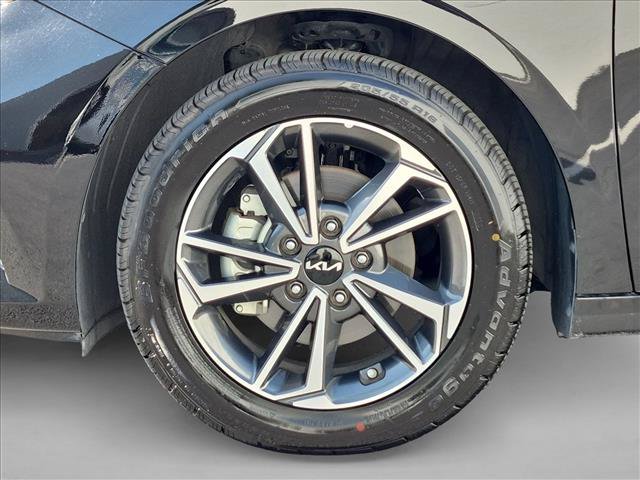 Used 2022 Kia Forte LXS FWD image 22