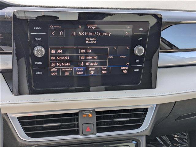 New 2025 Volkswagen Taos SEL image 14