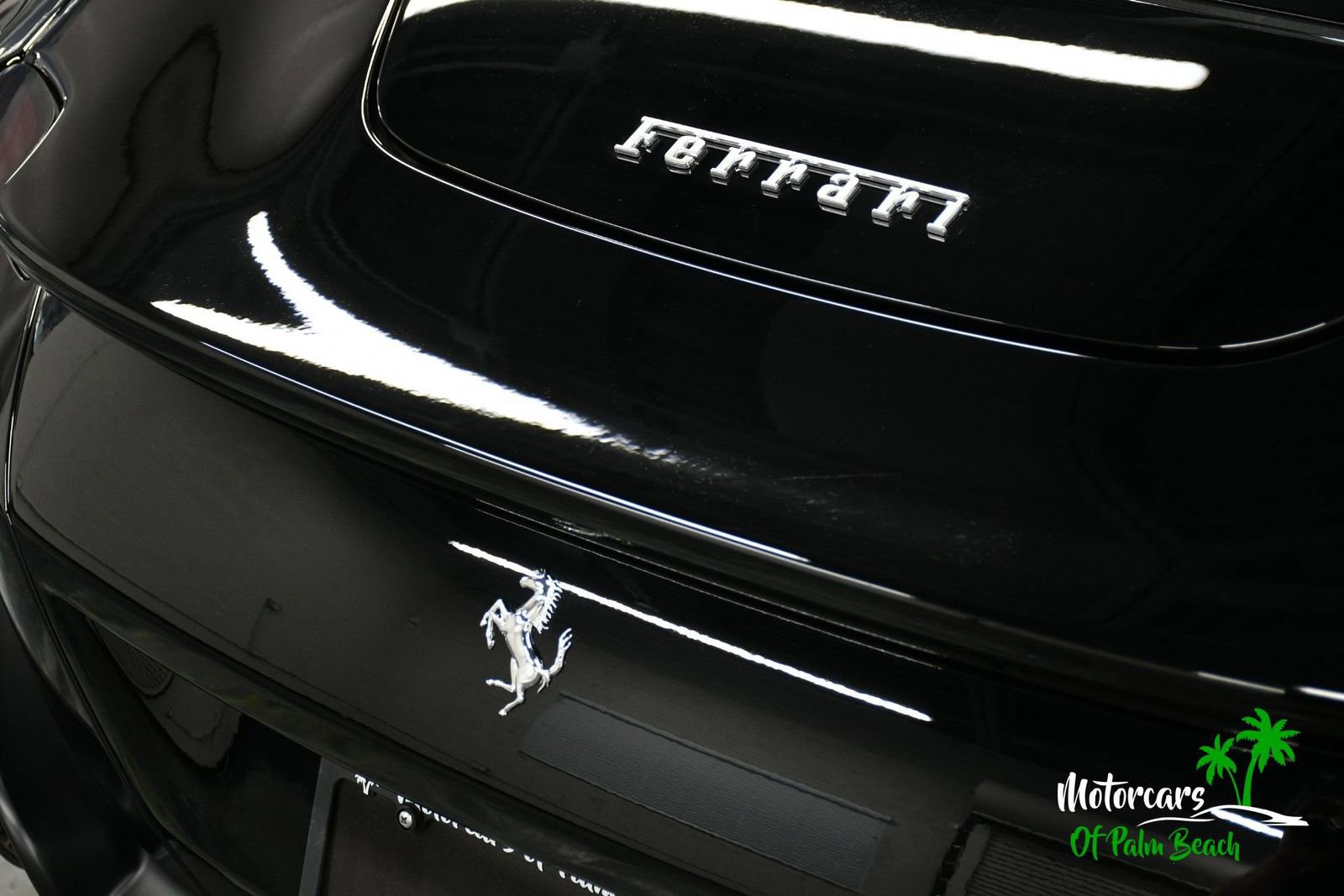 Used 2024 Ferrari Roma Spider RWD image 18