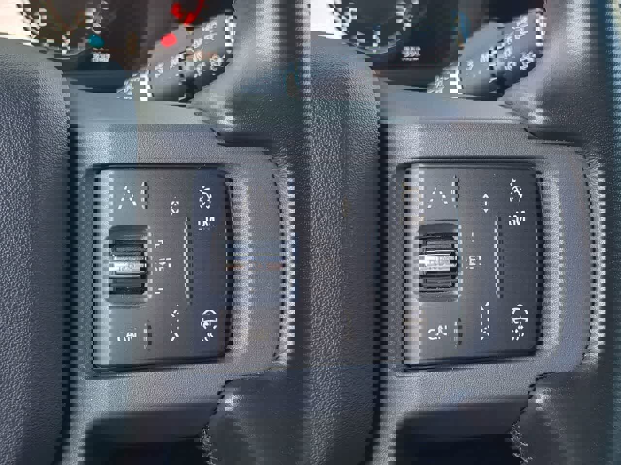 Used 2024 Land Rover Defender 130 X-Dynamic SE image 26