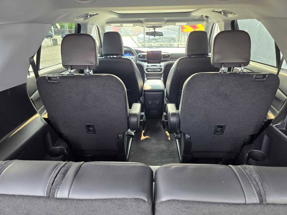 Used 2022 Ford Explorer XLT w/ Equipment Group 202A image 44