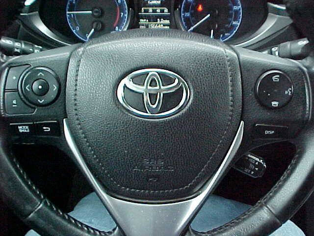 Used 2015 Toyota Corolla S image 34