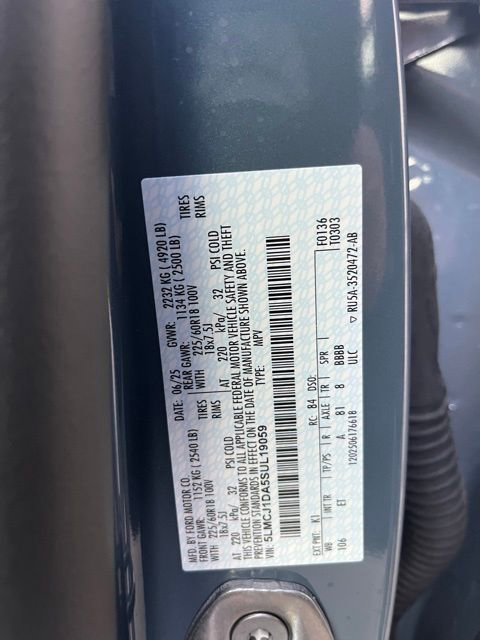 Used 2025 Lincoln Corsair Premiere image 30