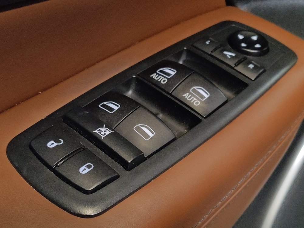 Used 2018 Jeep Grand Cherokee Summit w/ Platinum Series Group image 27