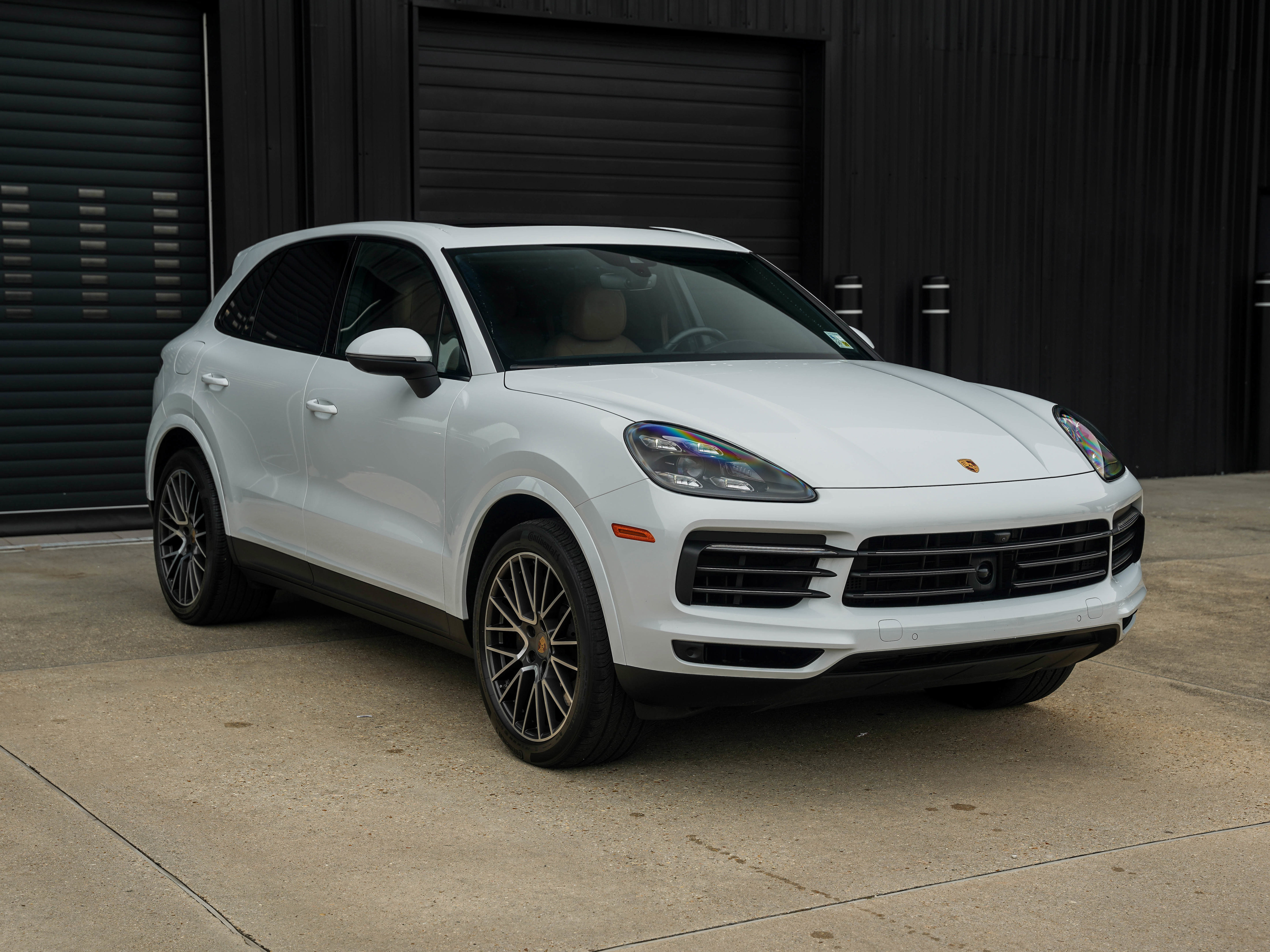 Certified 2022 Porsche Cayenne Platinum Edition image 7
