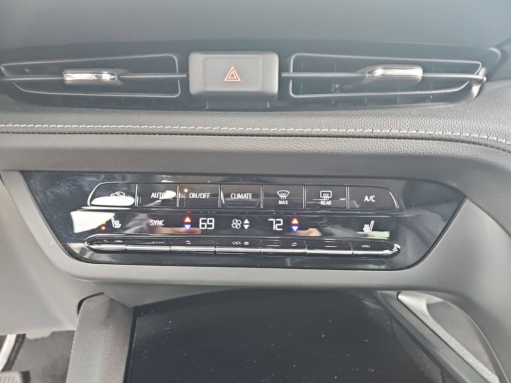 Certified 2023 Buick Envision Essence image 26