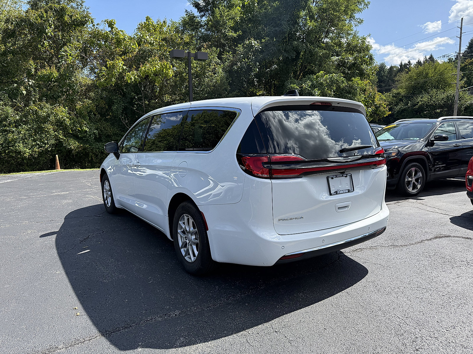 Certified 2026 Chrysler Pacifica Select FWD image 4