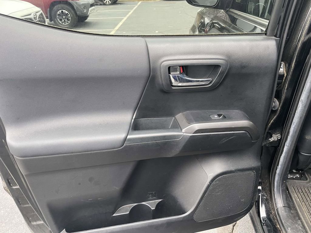 Used 2022 Toyota Tacoma TRD Sport image 21