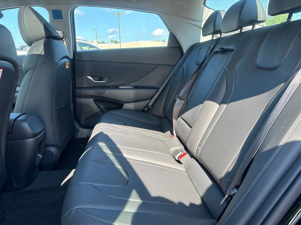 New 2026 Hyundai Elantra Limited FWD image 21