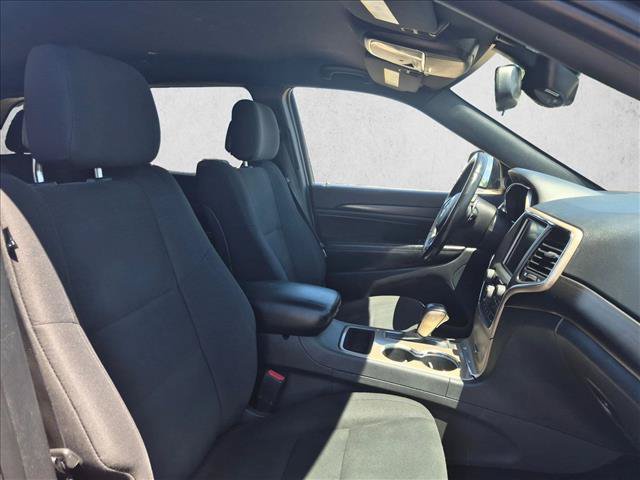 Used 2016 Jeep Grand Cherokee Laredo RWD image 26