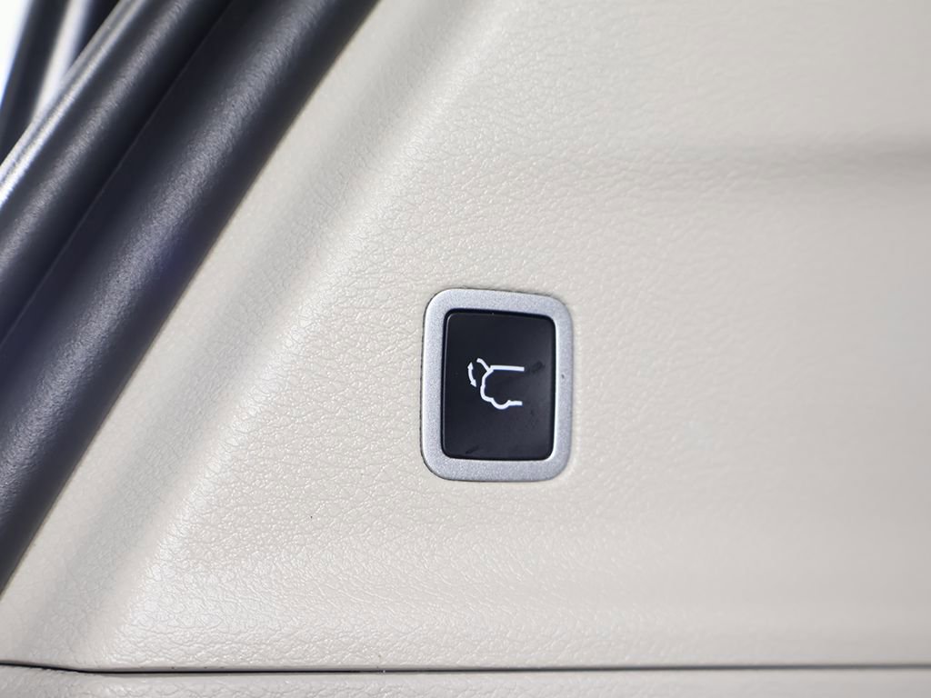 Used 2023 Chrysler Pacifica Limited FWD image 61