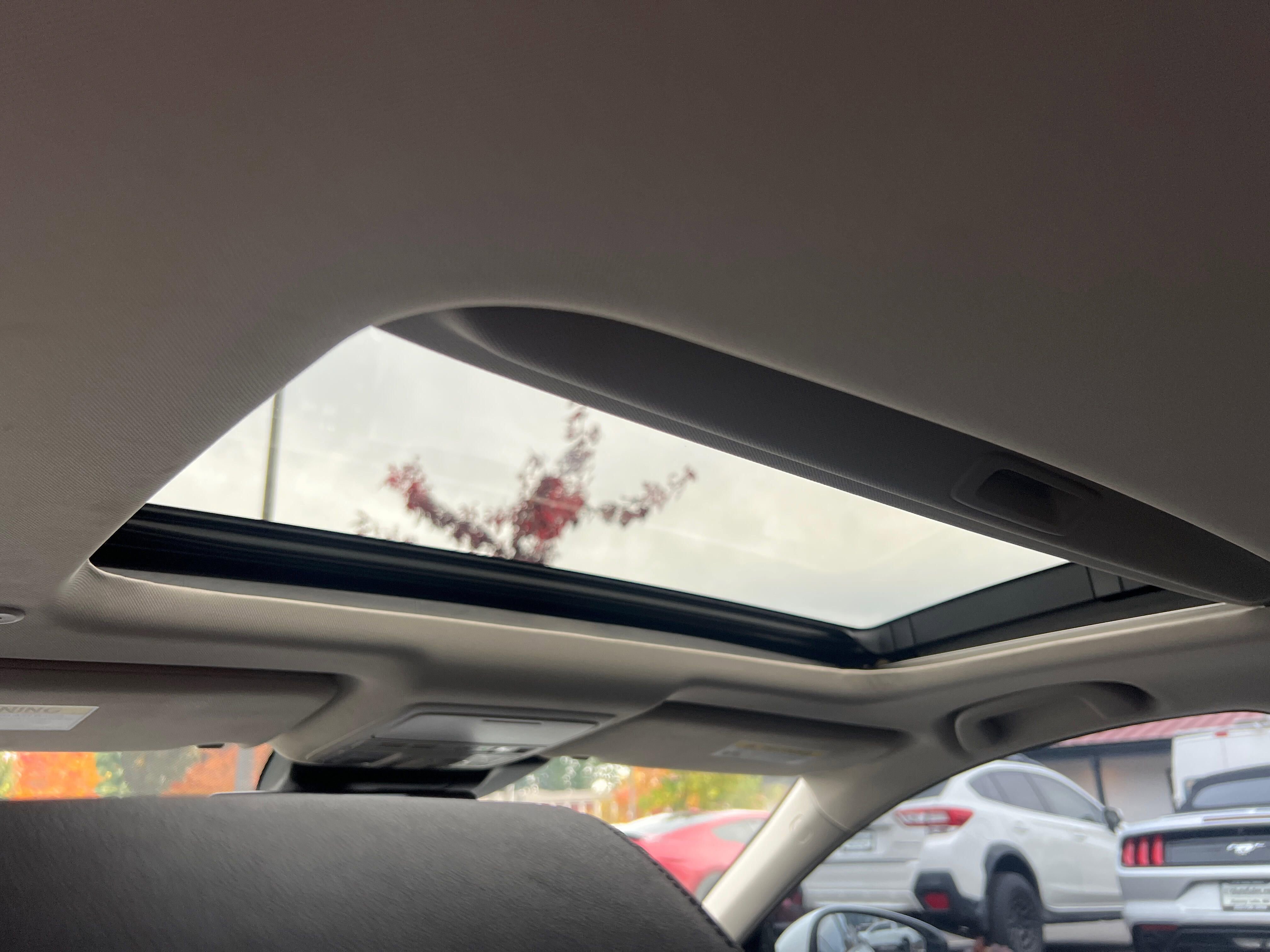 Used 2020 Honda Accord Touring image 18