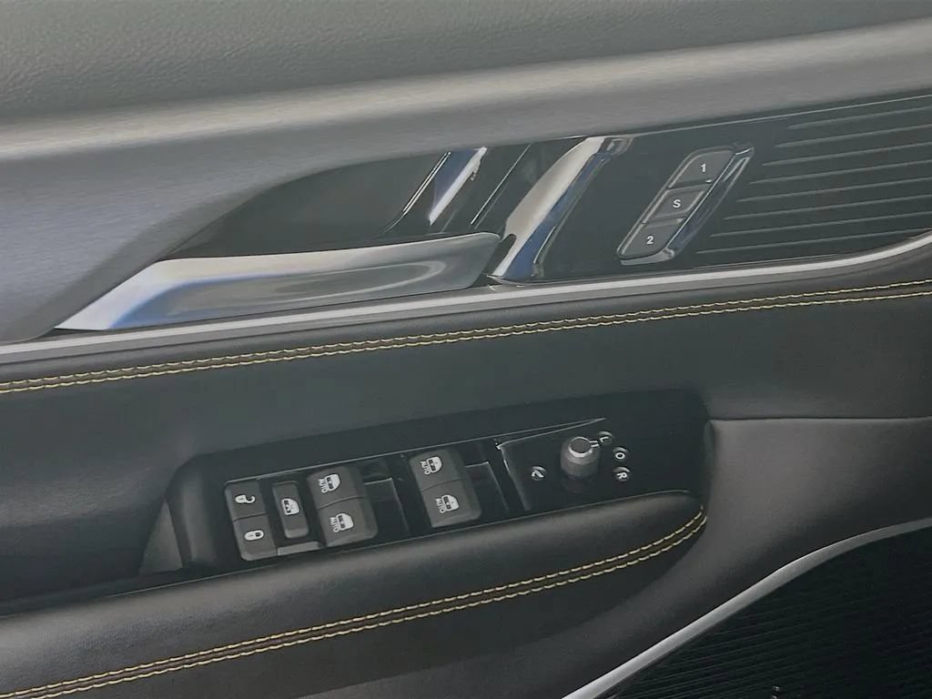 New 2026 Jeep Grand Wagoneer 4WD image 19
