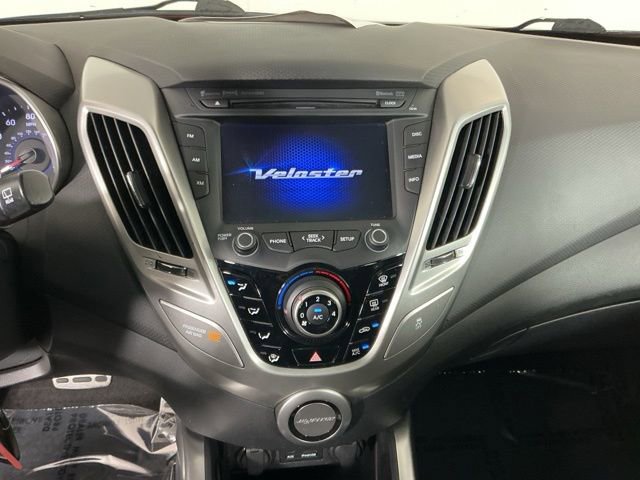 Used 2015 Hyundai Veloster w/ Option Group 02 FWD image 18