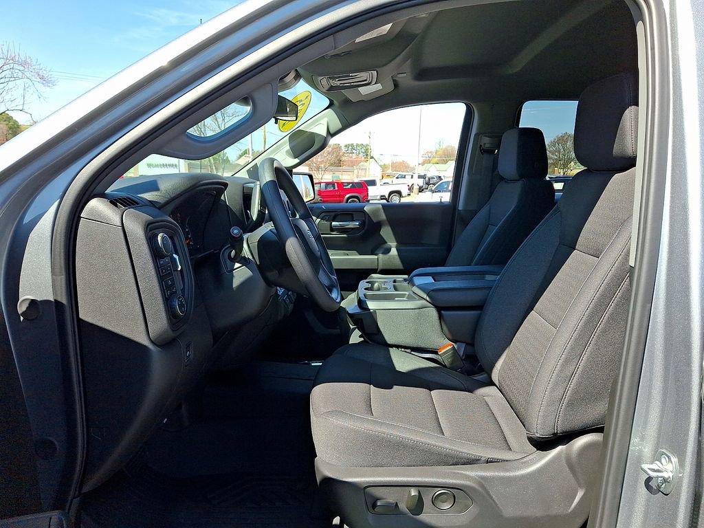 Used 2025 Chevrolet Silverado 1500 Custom Trail Boss w/ LPO, Dark Essentials Package image 13