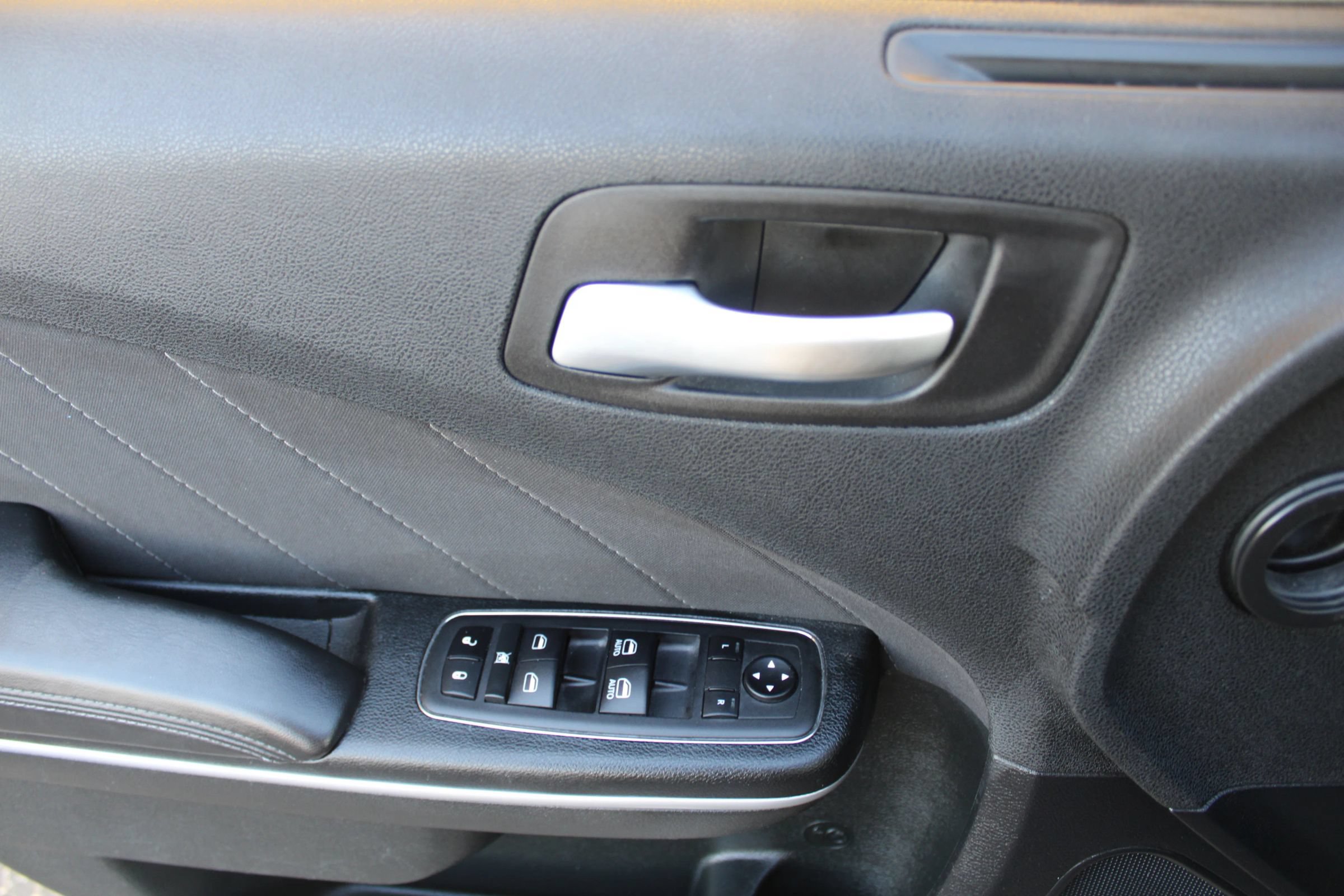 Used 2023 Dodge Charger SXT RWD image 7