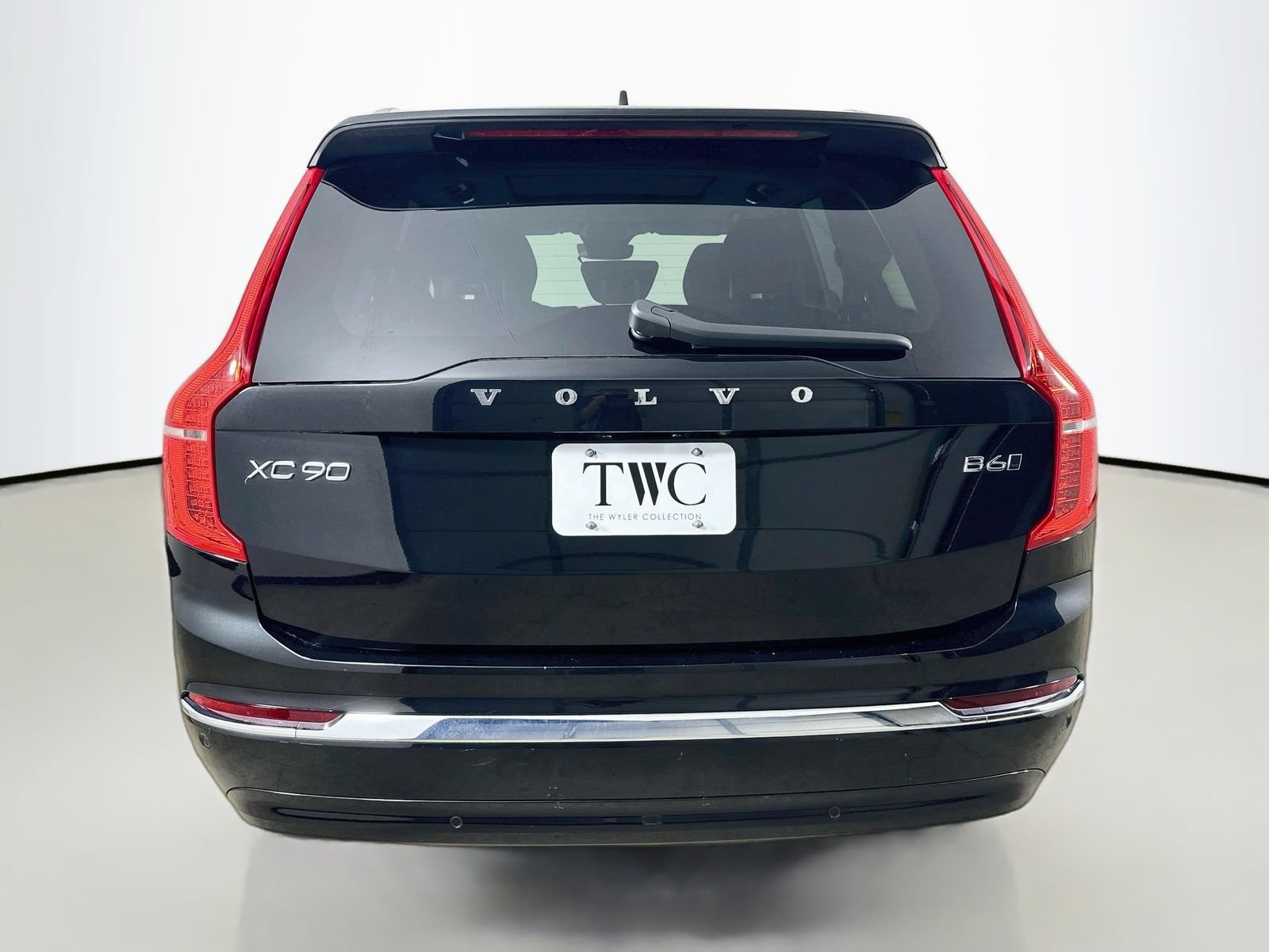 Used 2025 Volvo XC90 B6 Plus w/ Protection Package AWD/4WD image 6