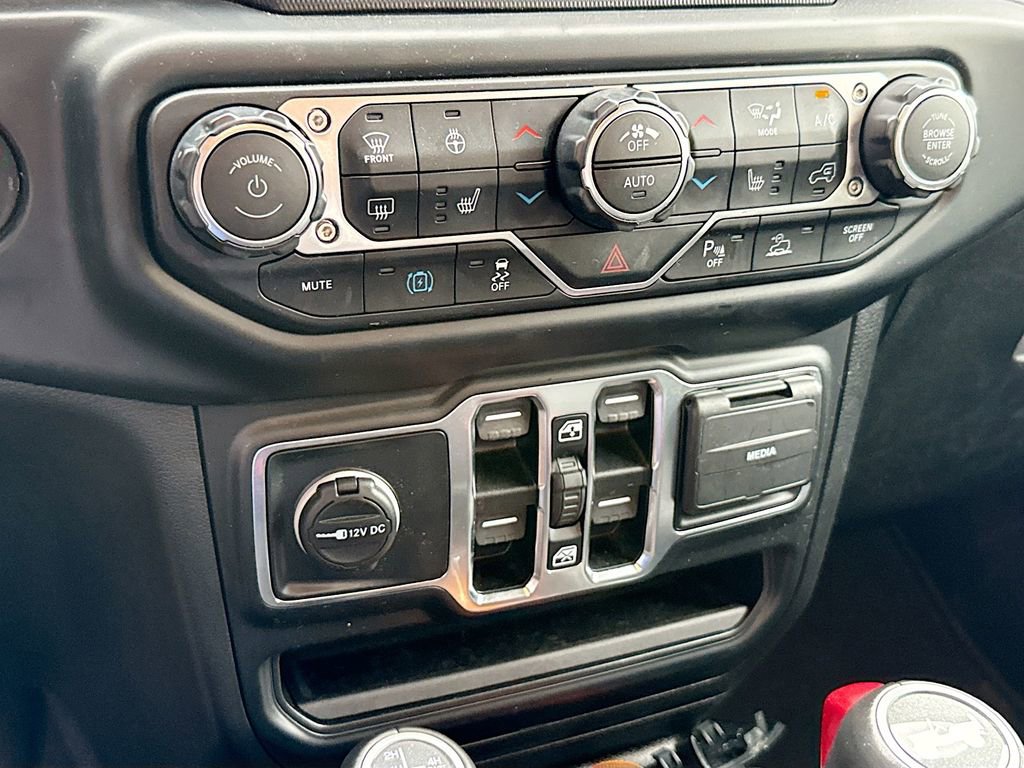 Used 2021 Jeep Wrangler Unlimited Sahara w/ Cold Weather Group image 17