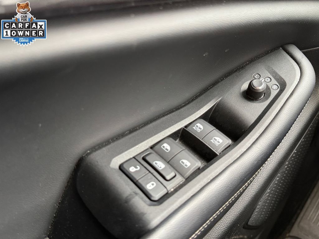 Used 2023 Jeep Grand Cherokee Laredo AWD/4WD image 28