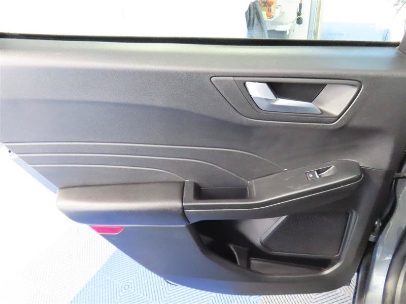 Used 2025 Ford Escape ST-Line FWD image 27