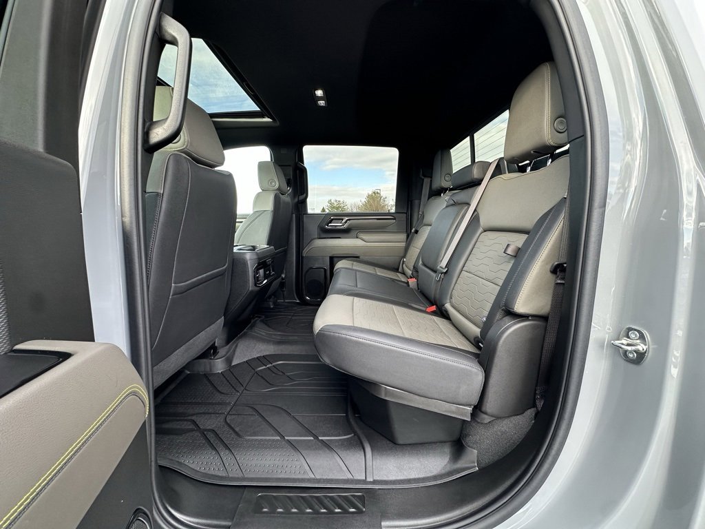 Used 2024 Chevrolet Silverado 2500 ZR2 w/ Technology Package image 13