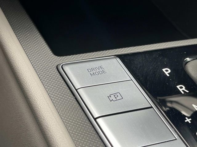 Used 2024 Hyundai Elantra SE image 31