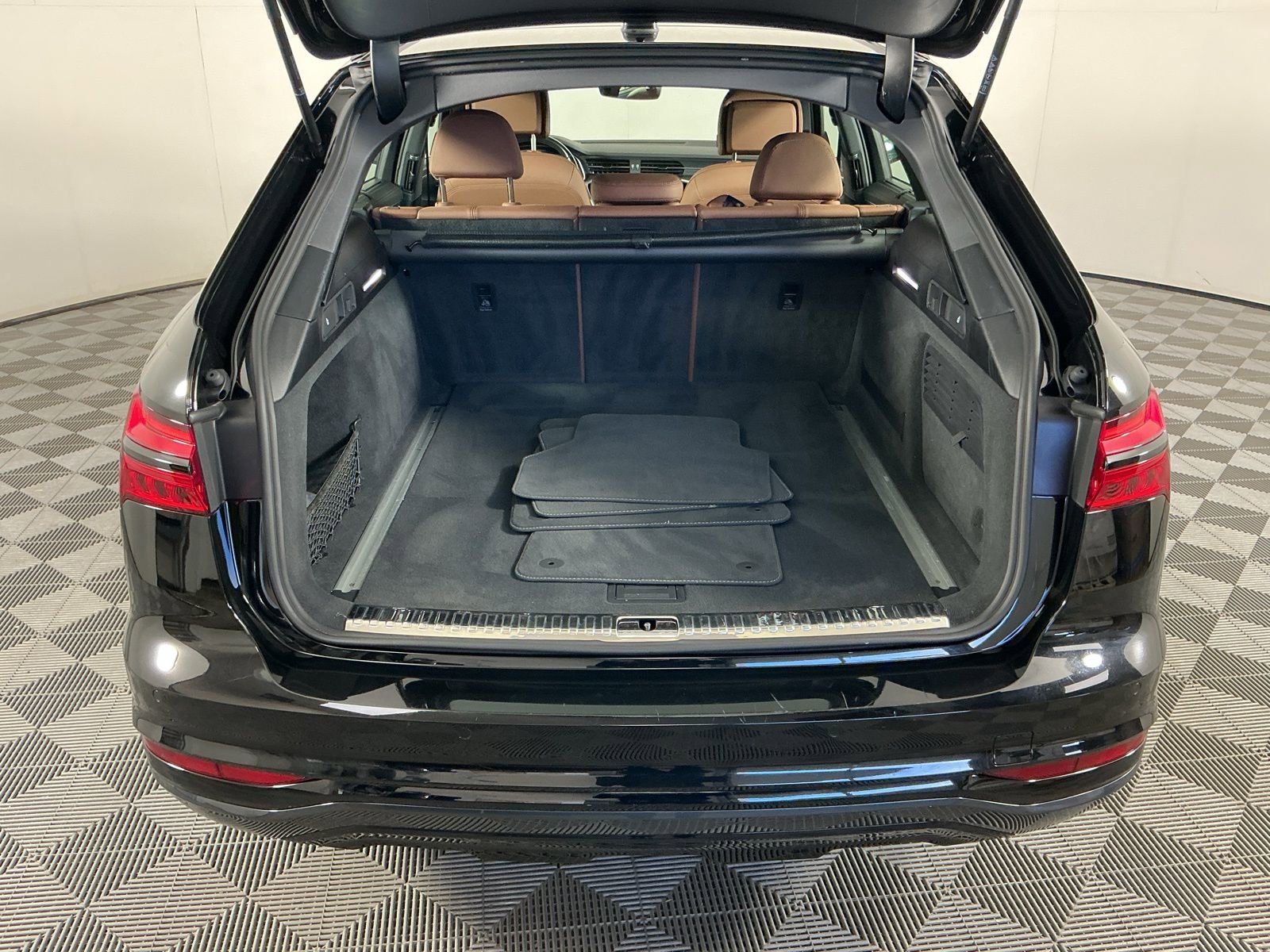 Used 2024 Audi A6 Premium Plus image 24