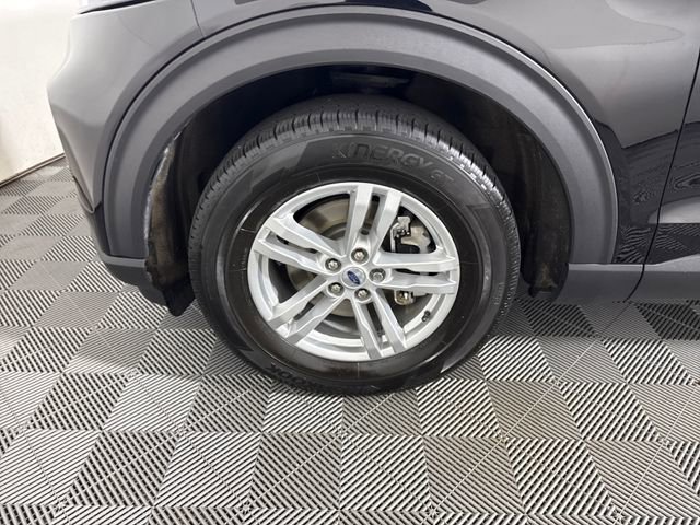 Used 2023 Ford Explorer XLT image 11