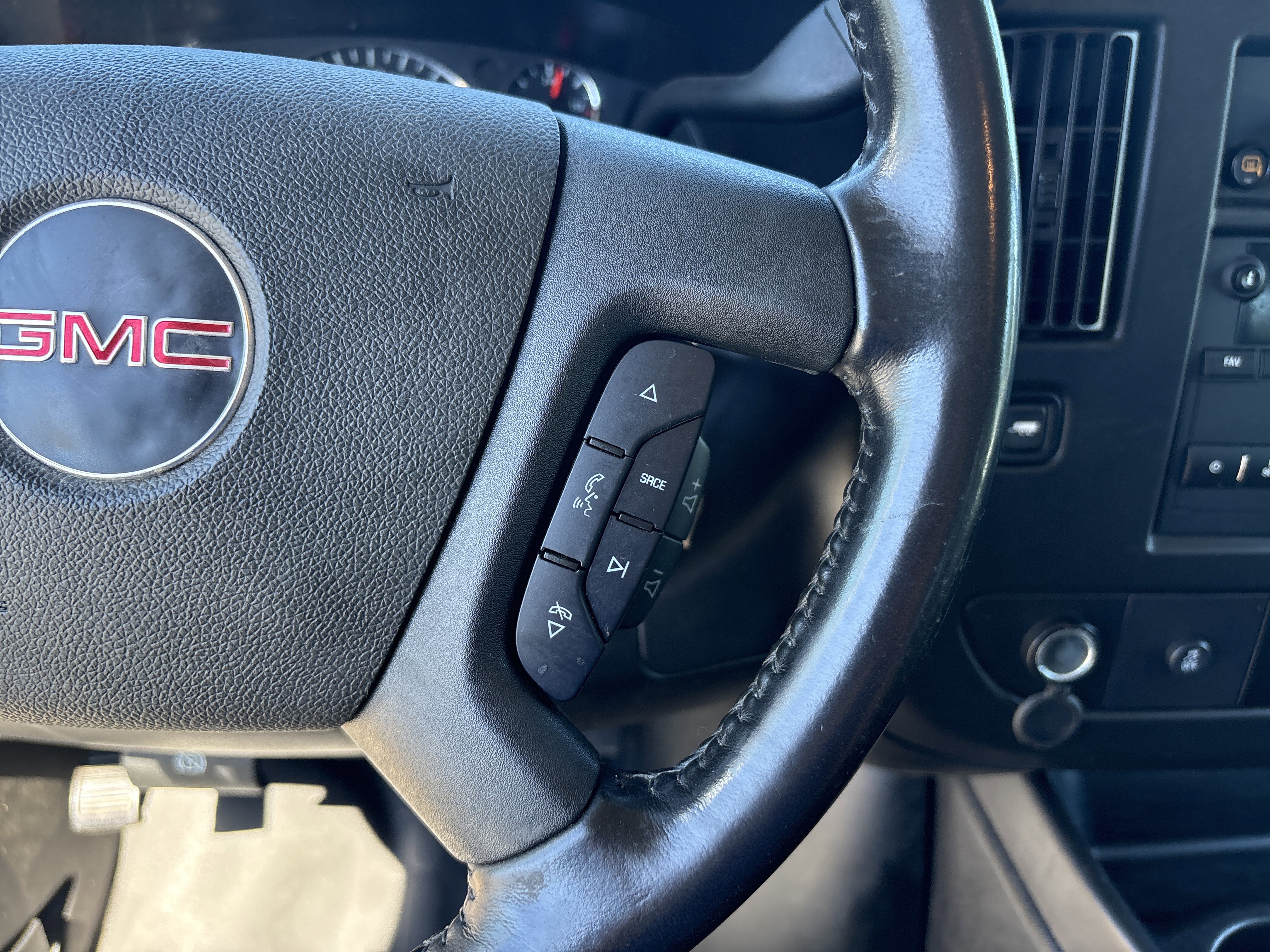 Used 2023 GMC Savana 2500 Extended w/ Driver Convenience Package RWD image 15
