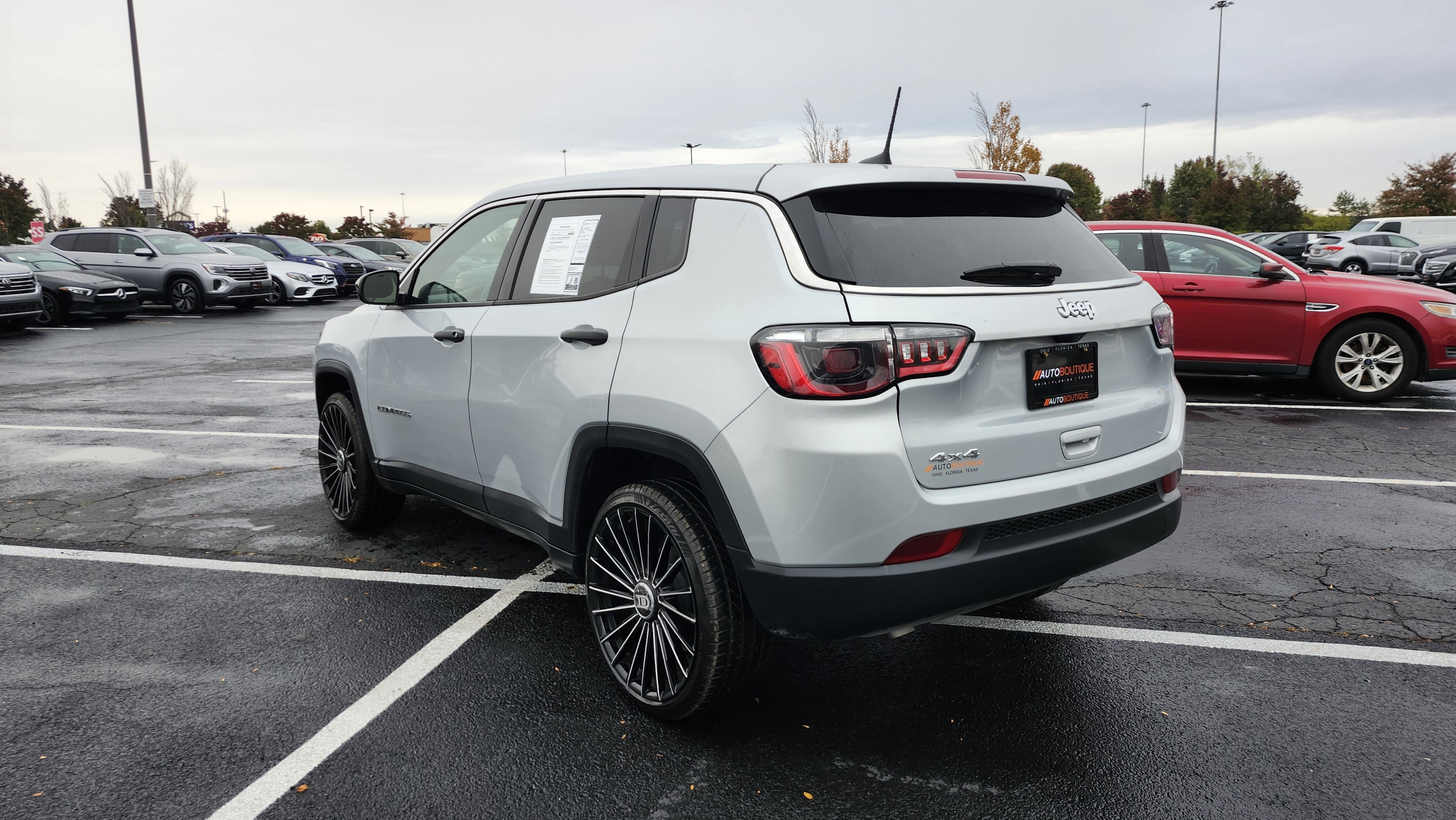 Used 2025 Jeep Compass Sport image 8