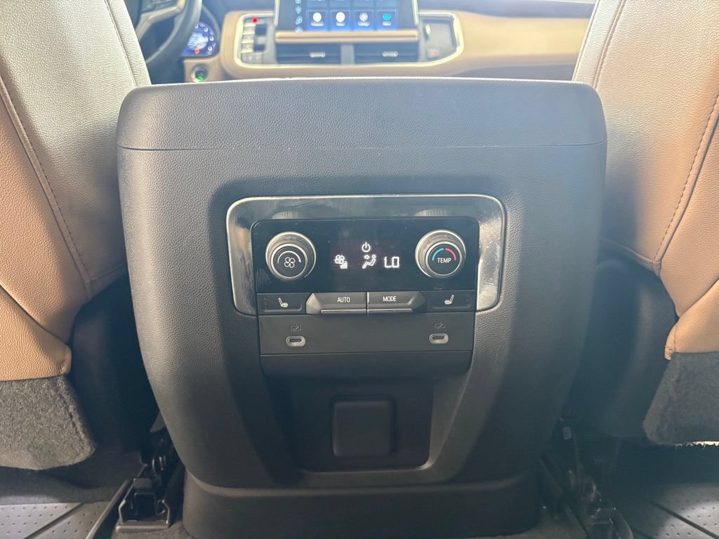 Used 2023 Chevrolet Suburban Premier AWD/4WD image 39