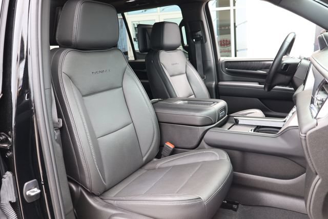 Used 2024 GMC Yukon Denali w/ Advanced Technology Package AWD/4WD image 24