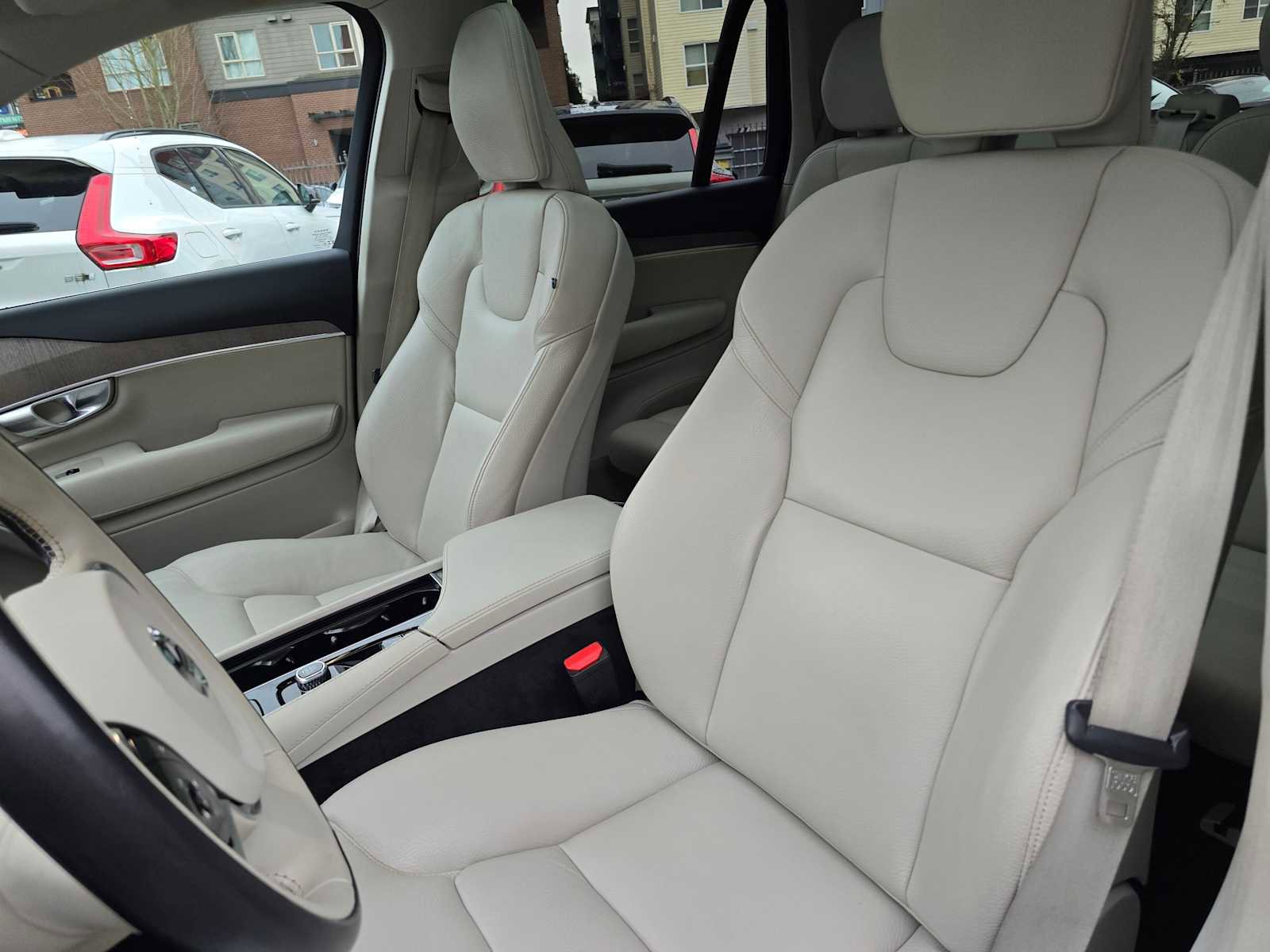 Certified 2024 Volvo XC90 T8 Plus image 22