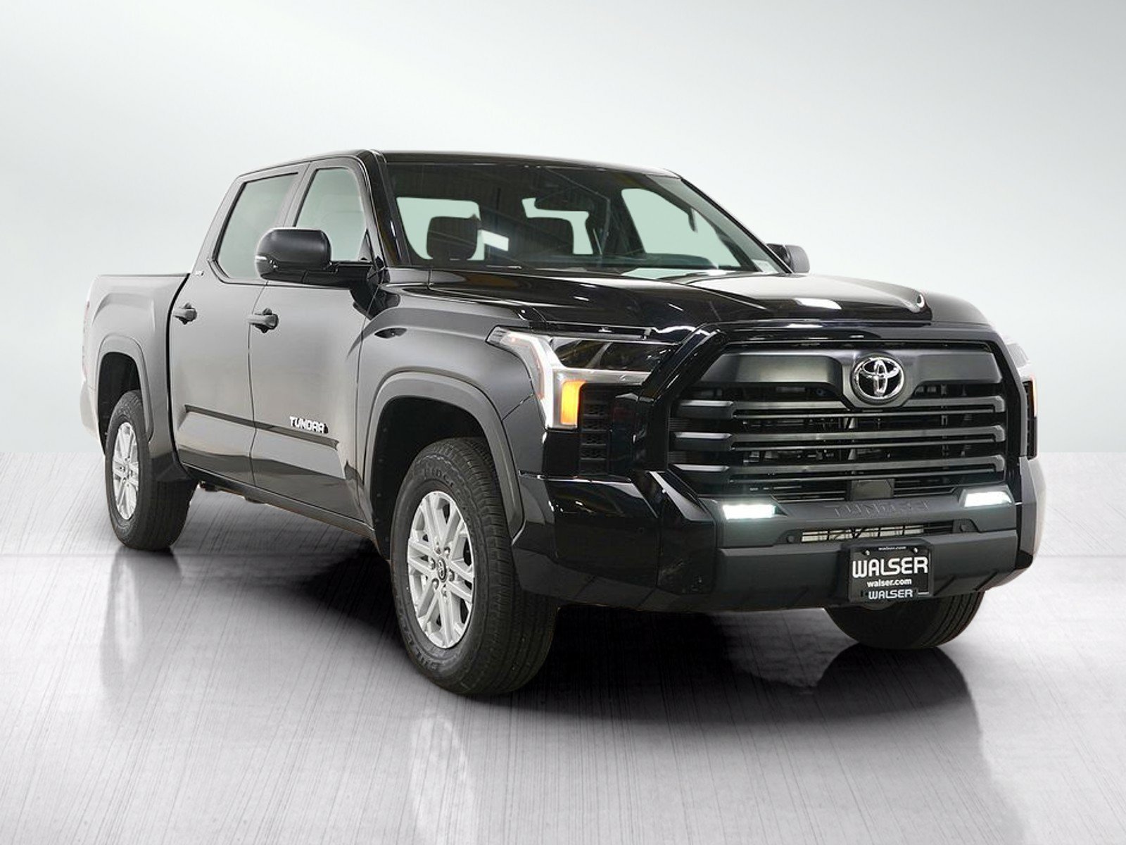 Used 2026 Toyota Tundra SR5 w/ SR5 Convenience Package AWD/4WD image 9