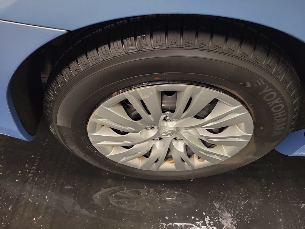 Used 2014 Toyota Camry LE FWD image 11
