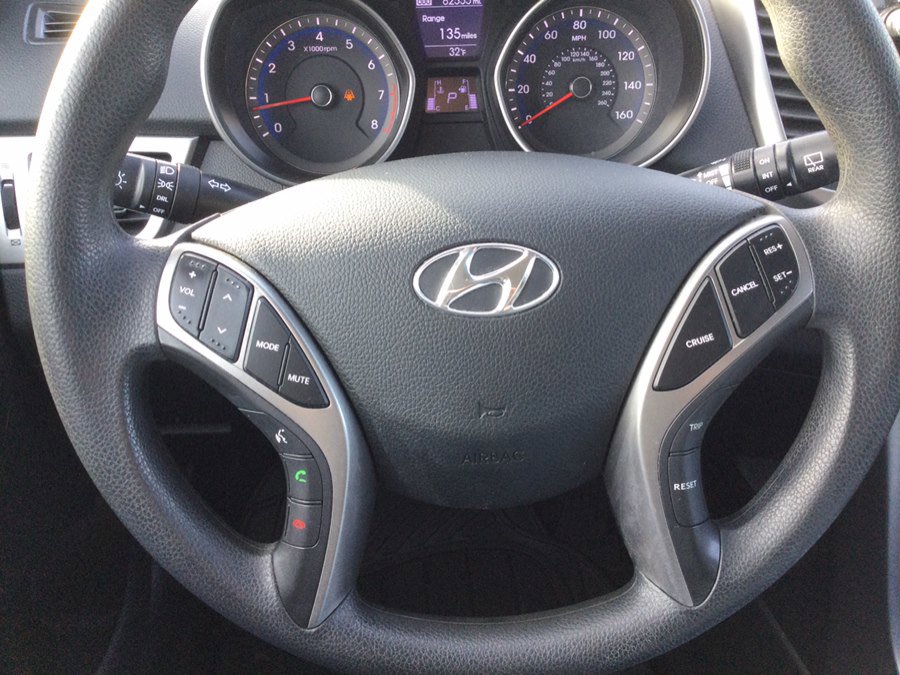 Used 2017 Hyundai Elantra GT image 18