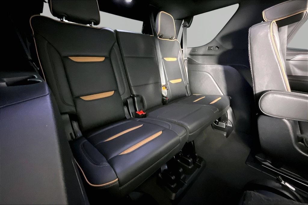 Used 2024 GMC Yukon AT4 w/ AT4 Premium Package AWD/4WD image 24