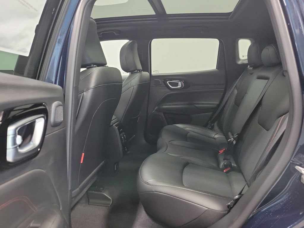New 2026 Jeep Compass Trailhawk w/ Sun, Sound & Navigation Group AWD/4WD image 16