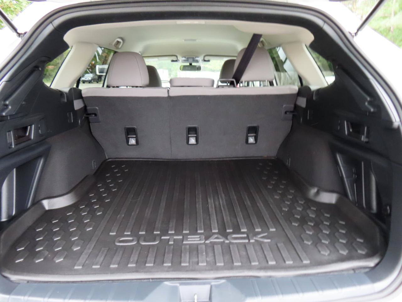 Used 2024 Subaru Outback Premium AWD/4WD image 19